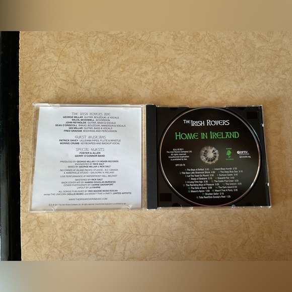 Crolly:Larry the leprechaun doll and two Irish music compact discs from Ireland - Picture 11 of 12